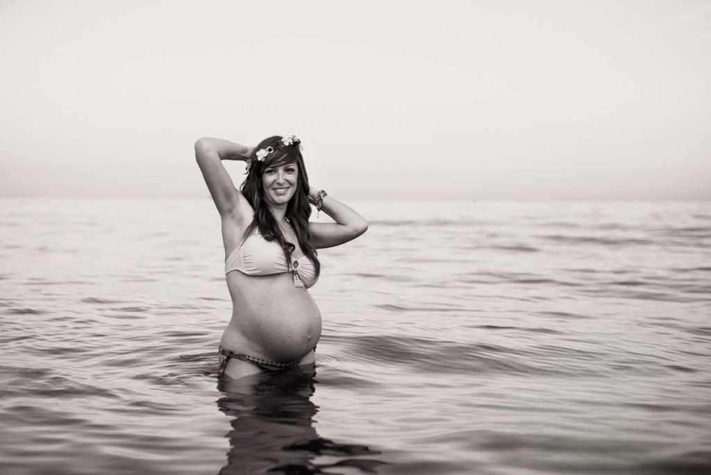 foto embarazo en playa cadiz o huelva